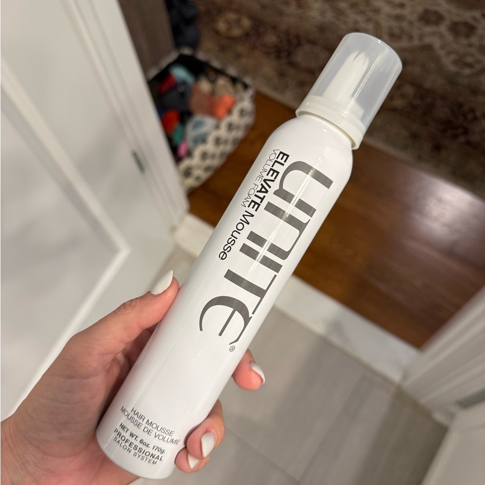 Unite Elevate Mousse